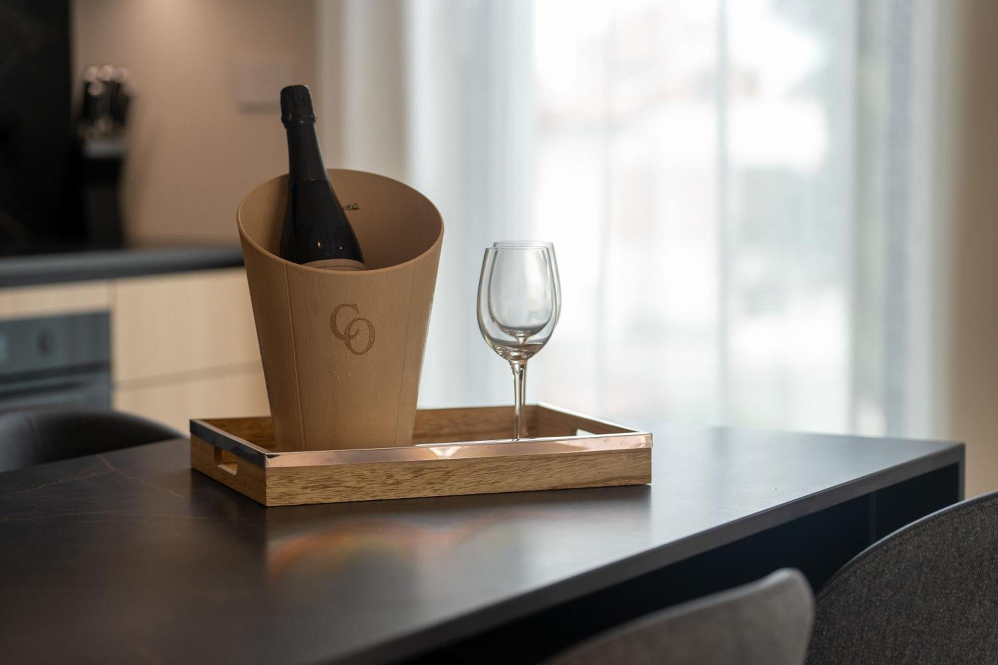 The Q Bliss - Your New 4-Star Hideaway With A Garage Ρόβινι Εξωτερικό φωτογραφία