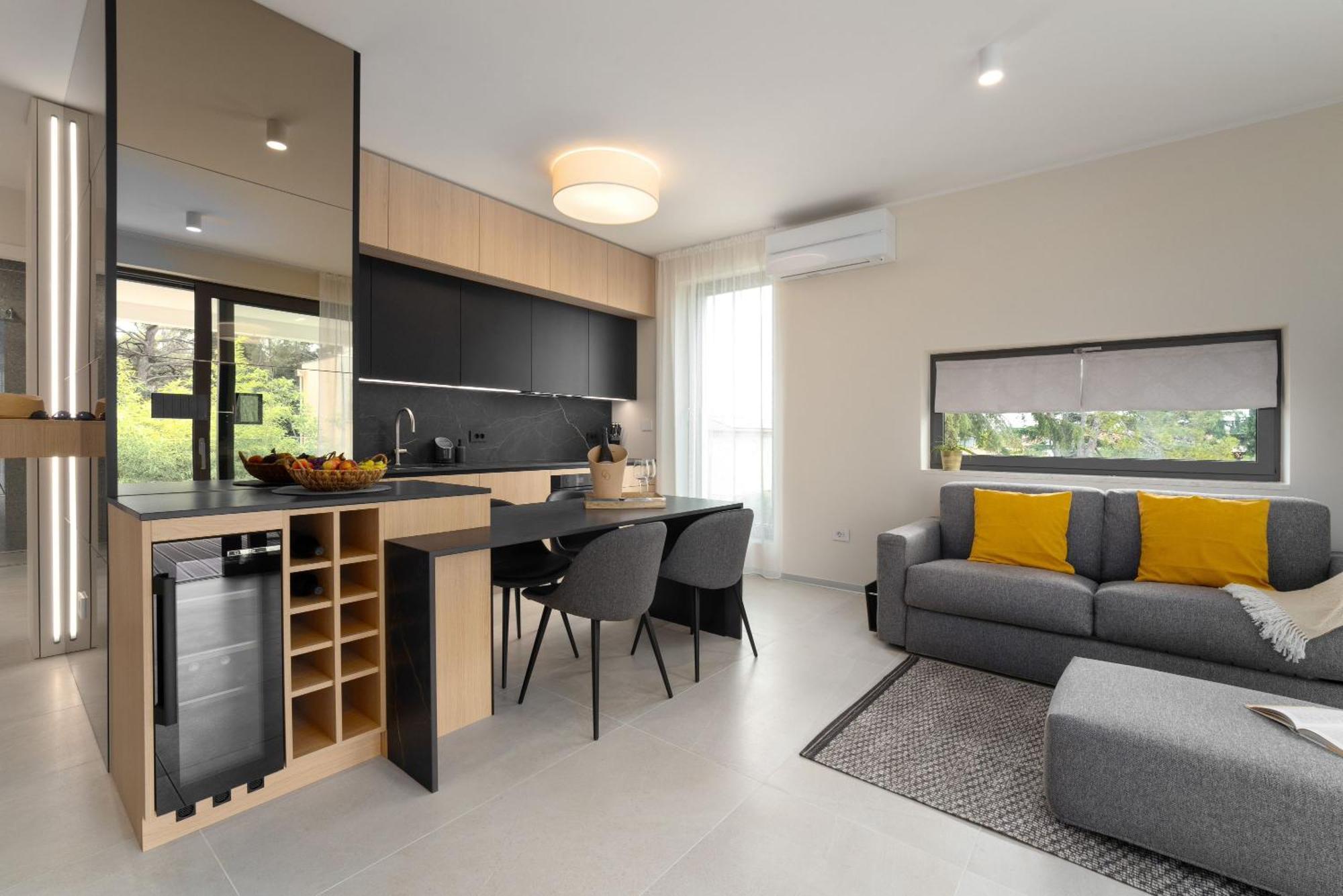 The Q Bliss - Your New 4-Star Hideaway With A Garage Ρόβινι Εξωτερικό φωτογραφία