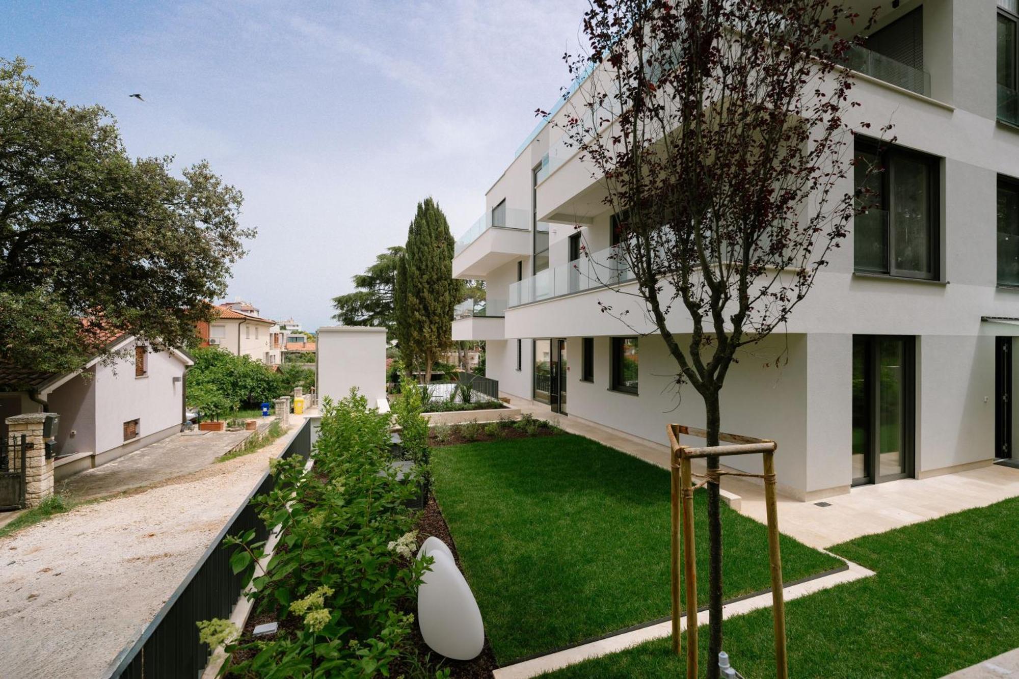 The Q Bliss - Your New 4-Star Hideaway With A Garage Ρόβινι Εξωτερικό φωτογραφία