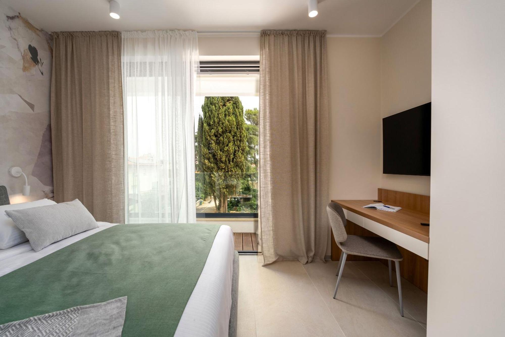 The Q Bliss - Your New 4-Star Hideaway With A Garage Ρόβινι Εξωτερικό φωτογραφία